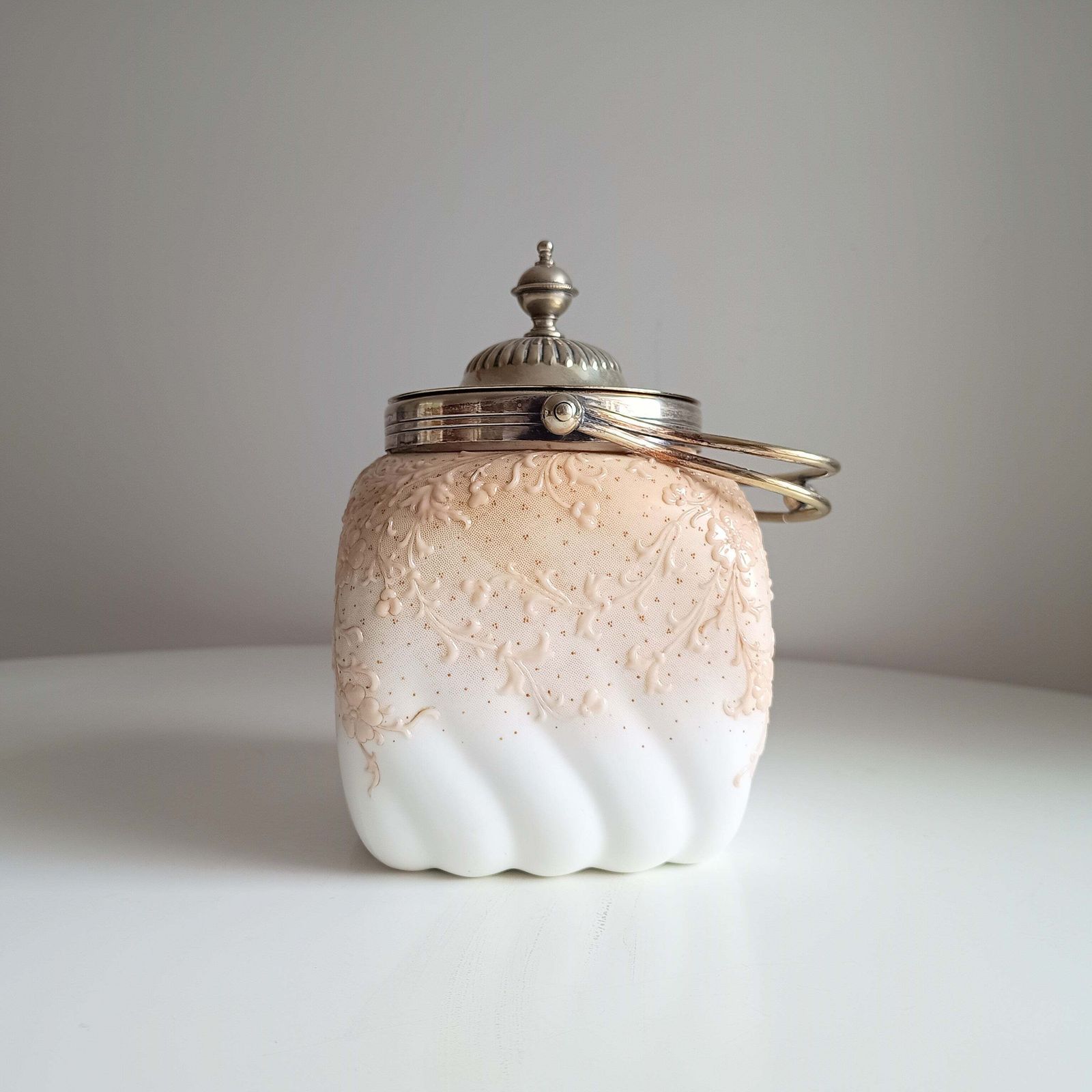 Doulton Burslem    Large Blush Biscuit Barrel With Optic Swirl Body And Metal Cover C 1900 Art Nouveau photo buy