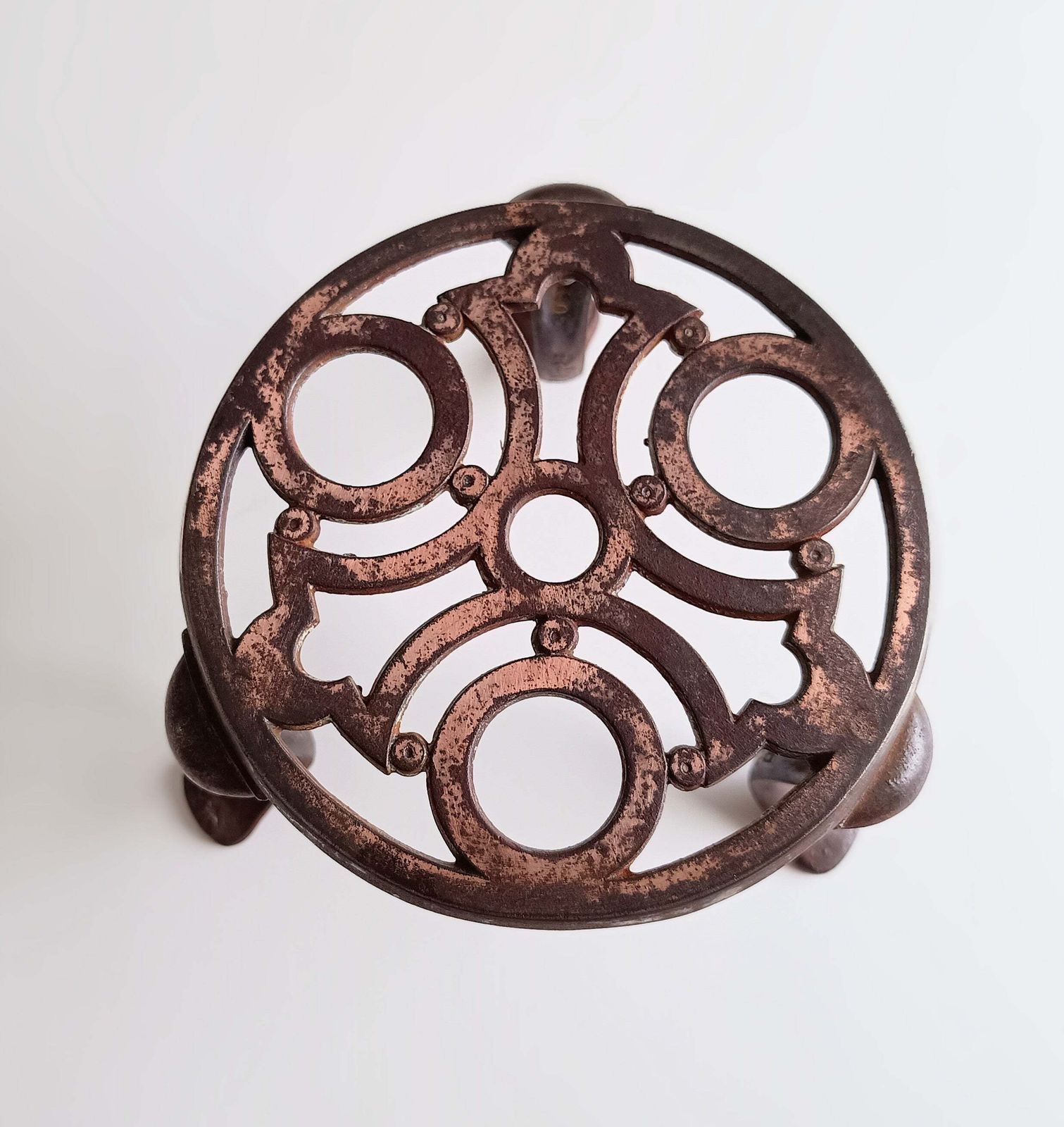 Antique English Art Nouveau Cast Iron Trivet, Registered Design 430938 For 1906 On Three Bound Legs photo vintage