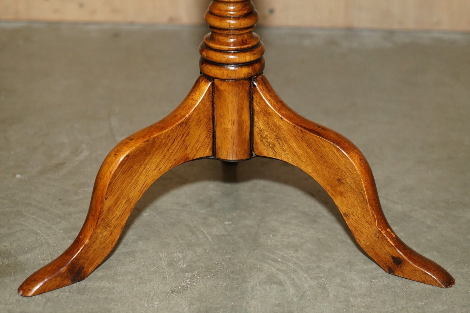photo furniture Pair Of Vintage Burr Walnut With Gallery Rails Side End Lamp Wine Tripod Tables