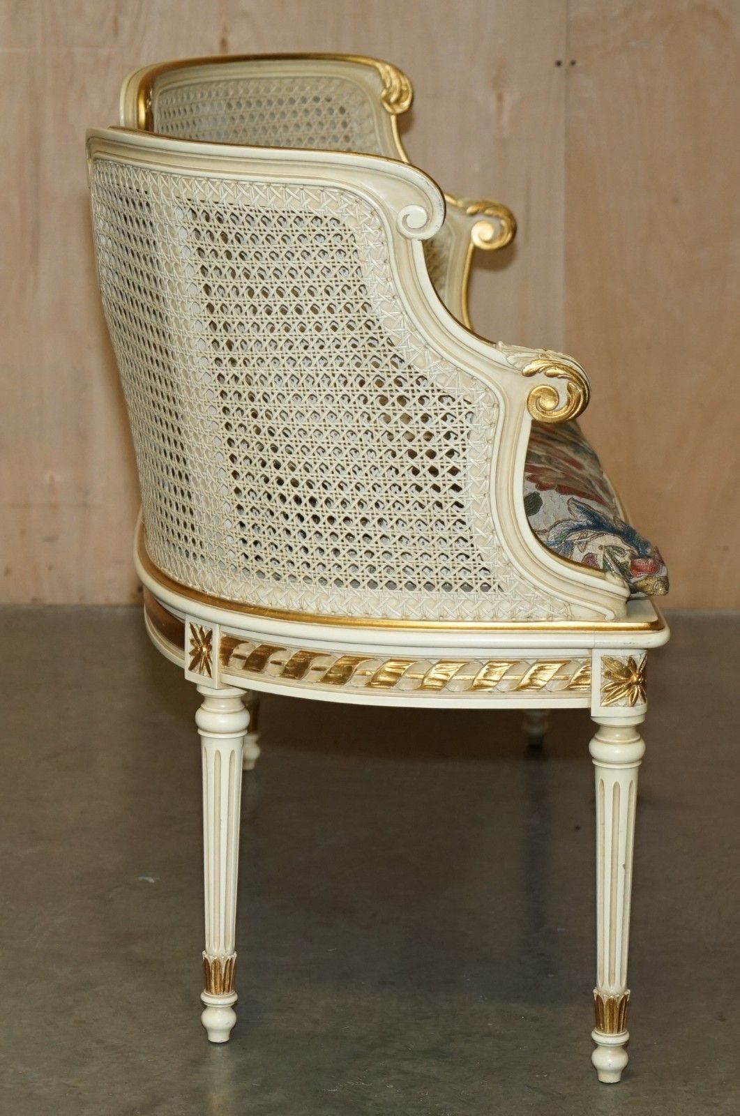 photo vinterior Antique Gold & Silver Leaf Embroidered French Louis Bergere Window Seat Bench