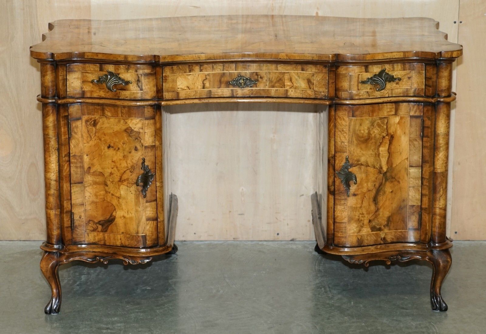 Exquisite Antique Italian Circa 1860 Olive Wood Desk Writing Table Sublime Wood photo for sale