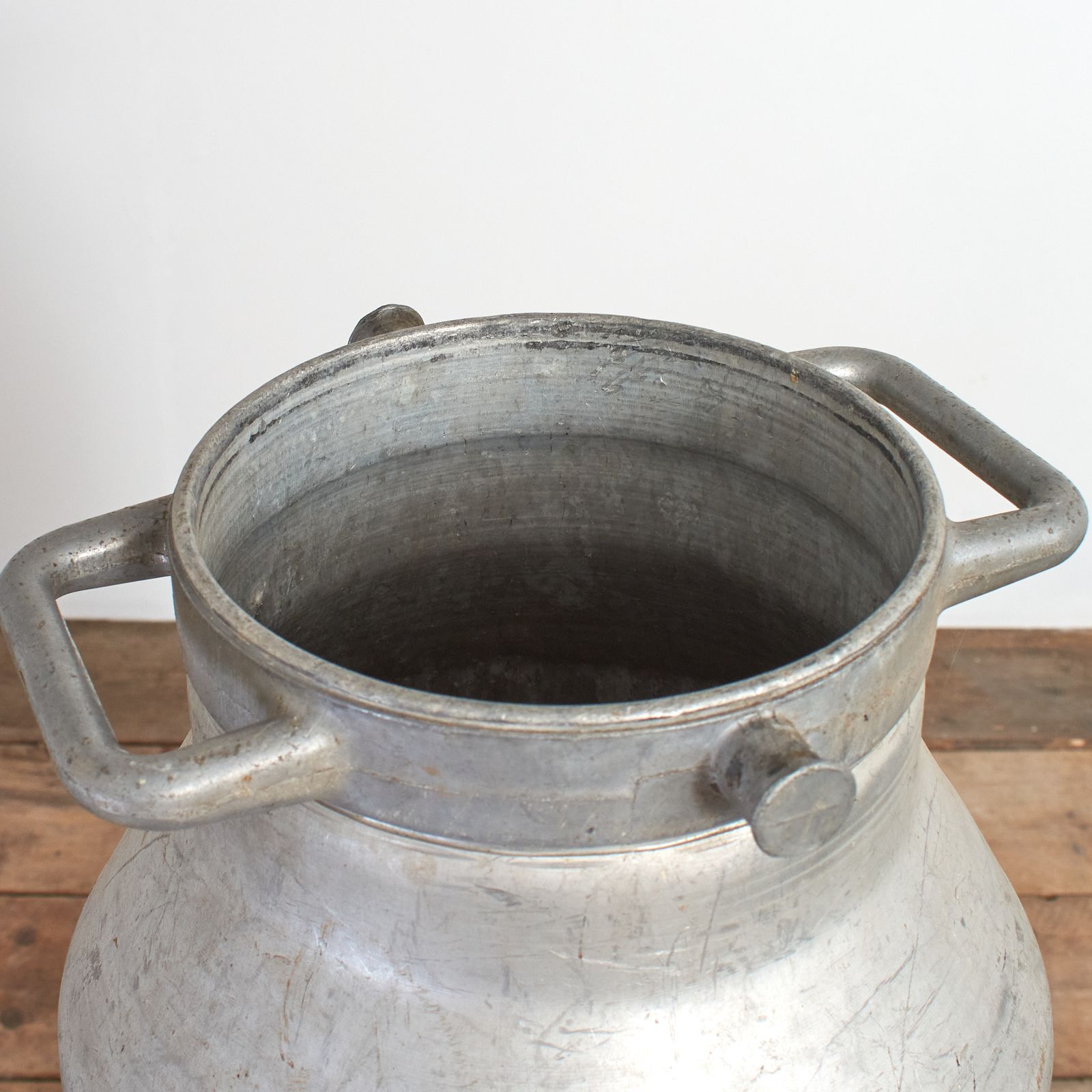Antique Aluminium Milk Churn, 1950s photo vinterior