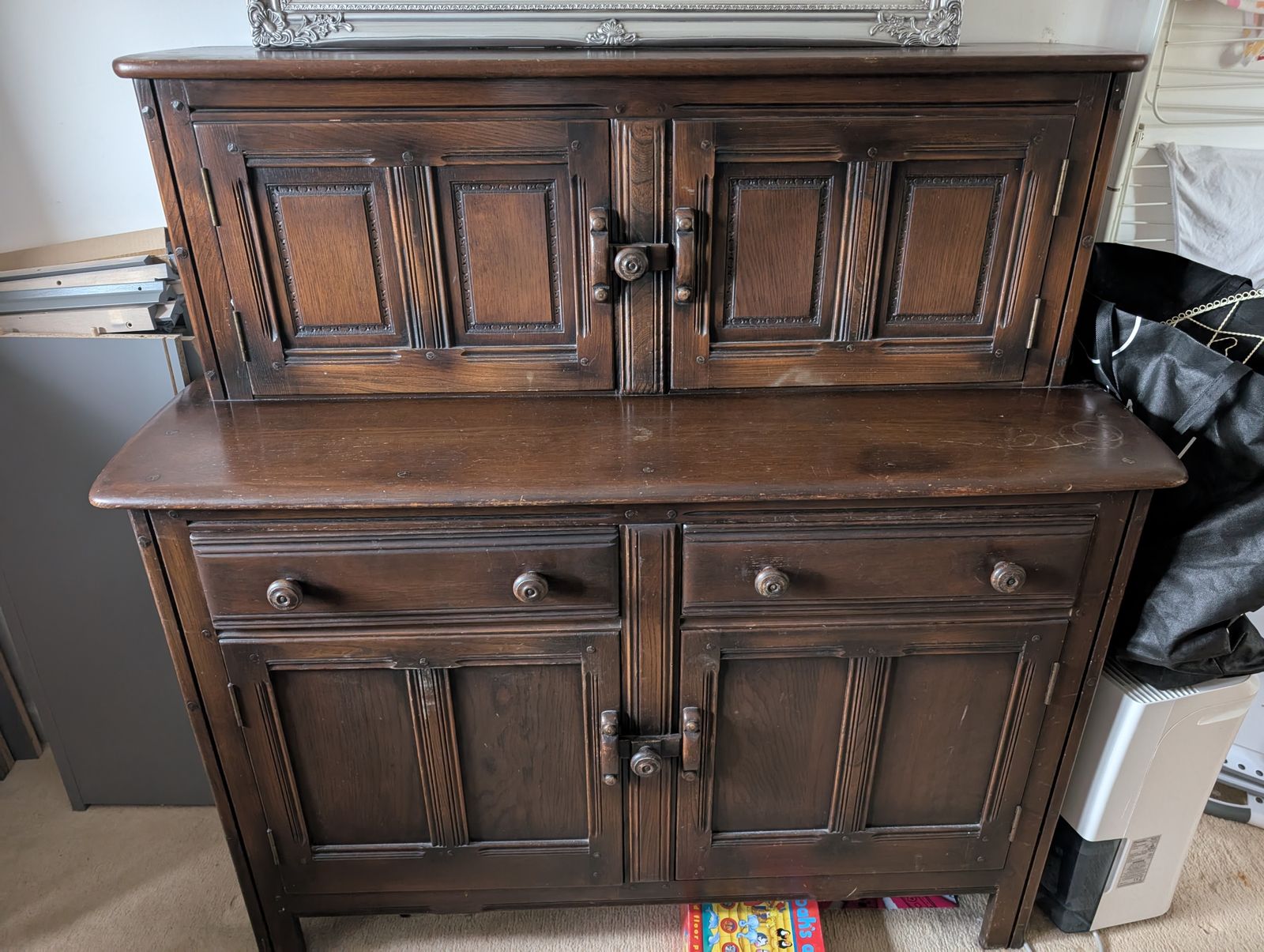 Ercol Cabinet photo vinterior