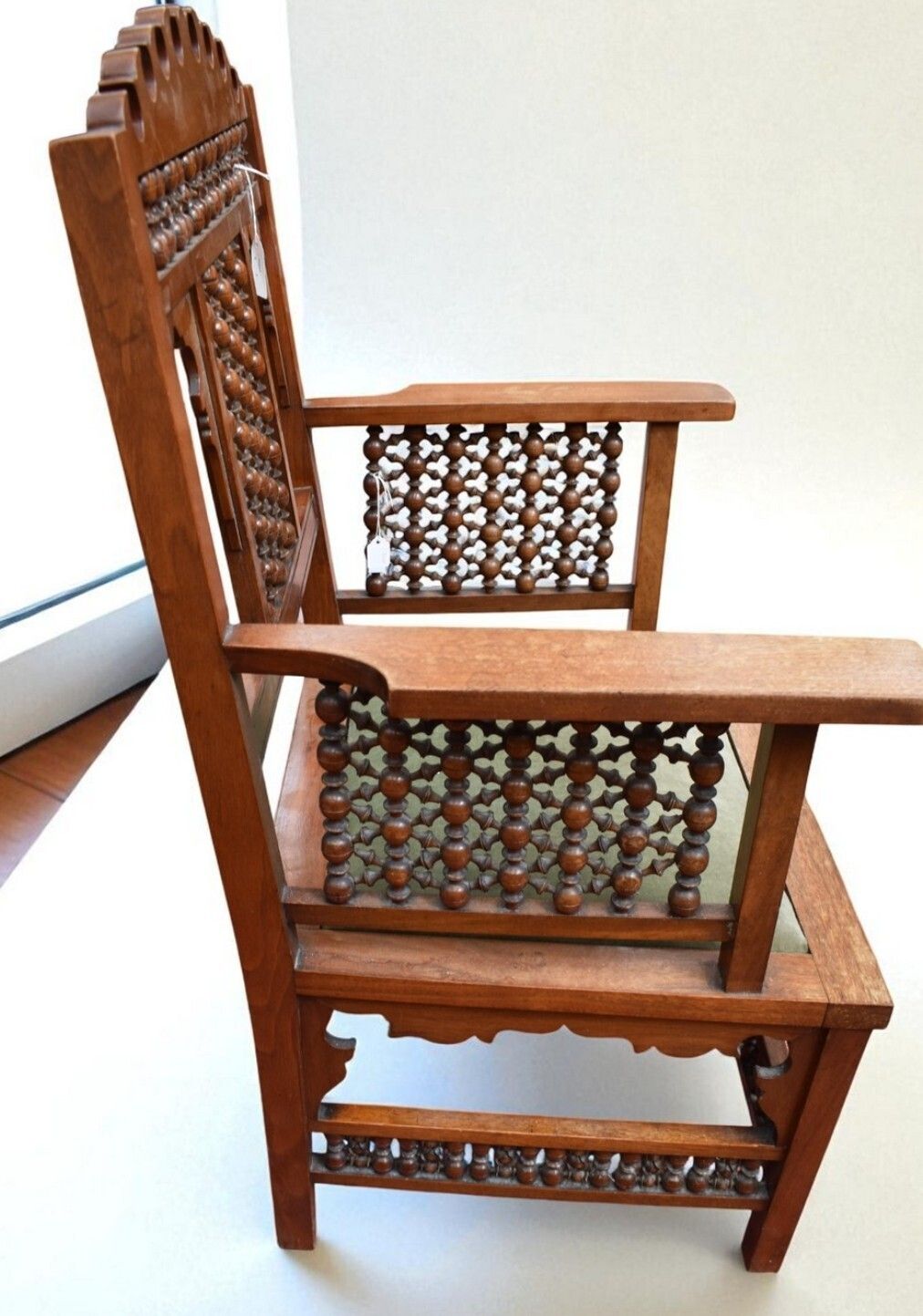 Superb Arts & Crafts Liberty & Co Moorish Walnut Armchair Dating To 1890, photo vinterior