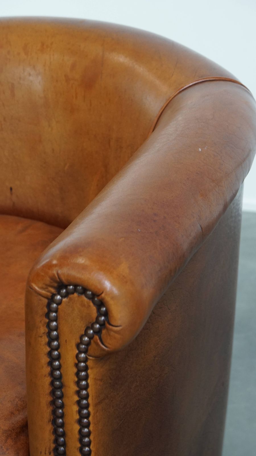 photo for sale Mooie, Comfortabele Schapenvacht Club Fauteuil In Goede Staat Met Een Mooie Patina.