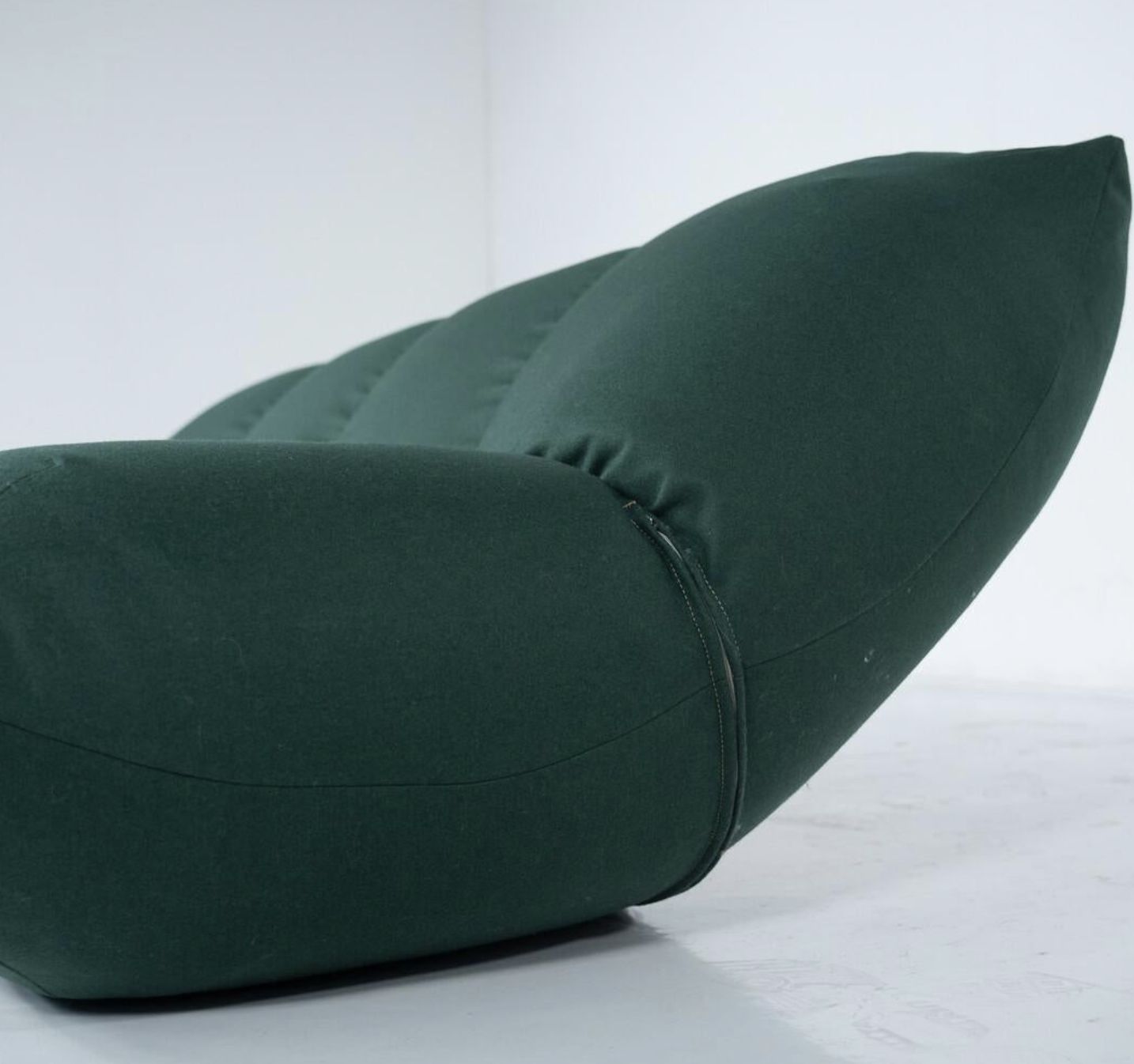 Mid Century Modern Green Papillon Sofa By Giovannetti, Italy, 1970s photo Furniture