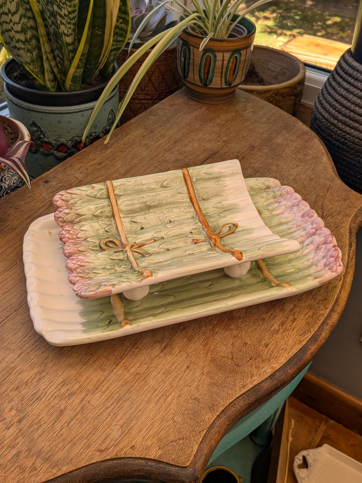 photo vinterior Vintage French Hand Painted Majolica Asparagus Cradle With Serving Plate 1313g