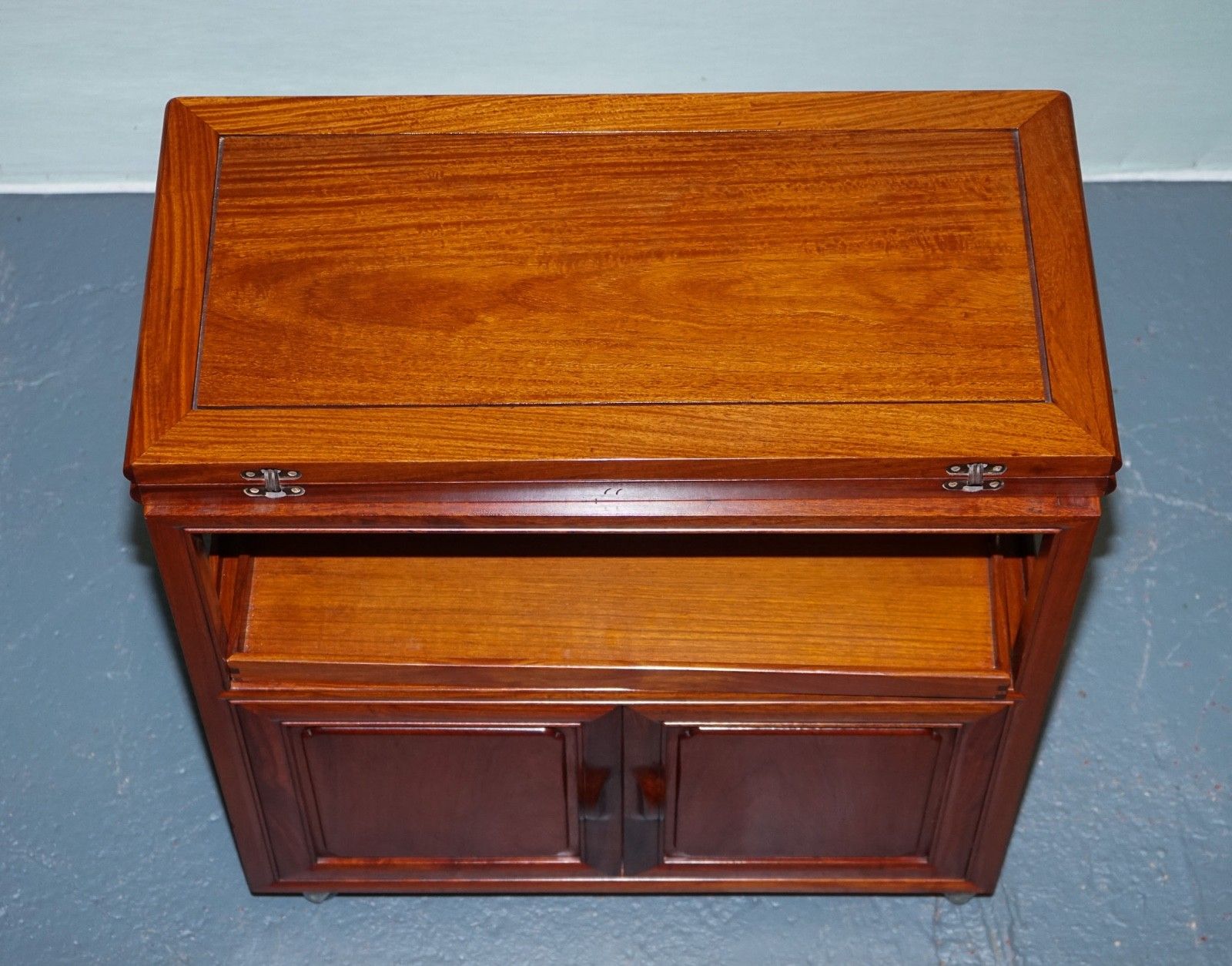 photo for sale Vintage Oriental Chinese Rolling Bar Cabinet Mid Century Tea Or Liquor Cart
