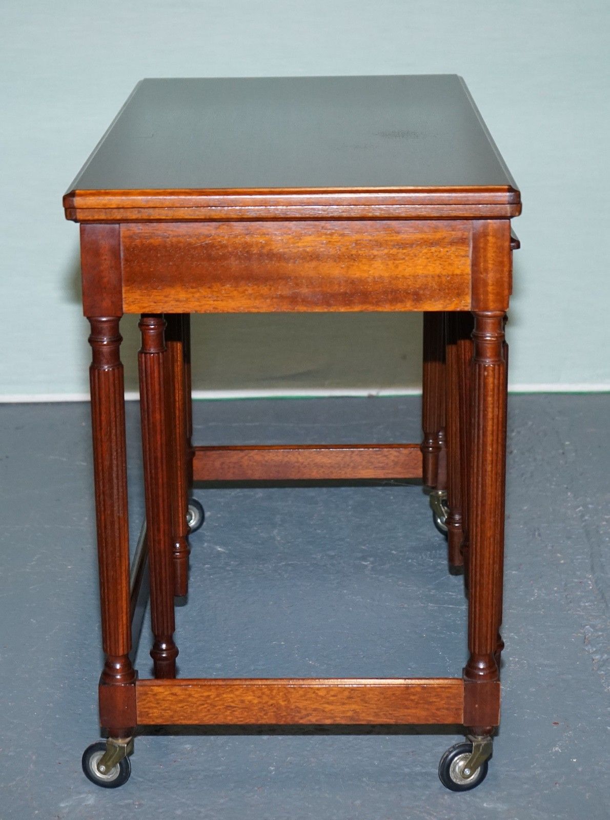 photo vintage McIntosh Mid Century Nesting Extendable Table Set