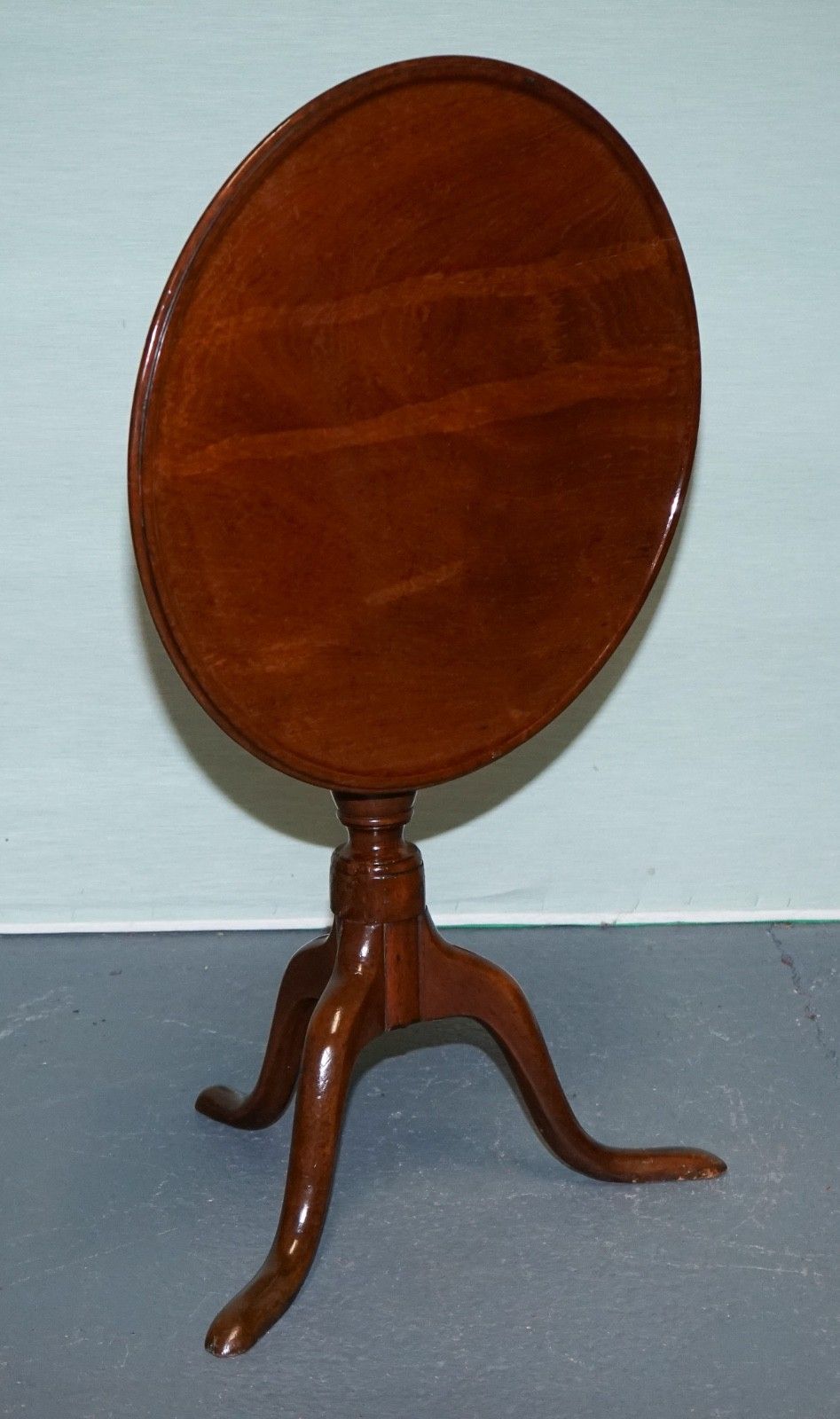 750.0 Victorian Hardwood Tilt Top Tripod Table Round Side Or Wine Table photo
