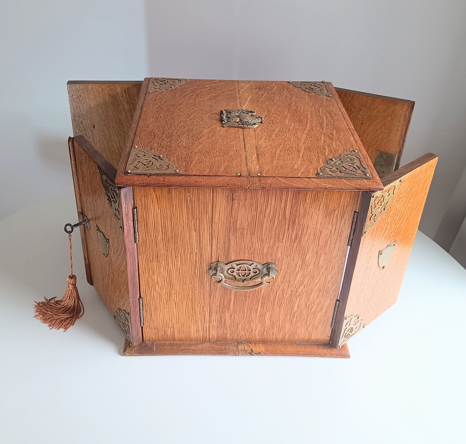 Rare Antique English Quarter Sawn Oak Gentlemans Smokers Cabinet Humidor With Hidden Whisky Compartment photo for sale