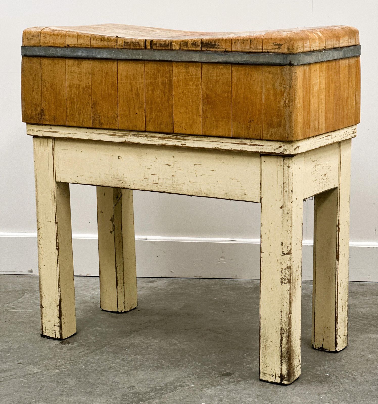 Authentic Charming French "Billot De Boucherie" Butcher Block In Solid Beechwood, France, 1950s.