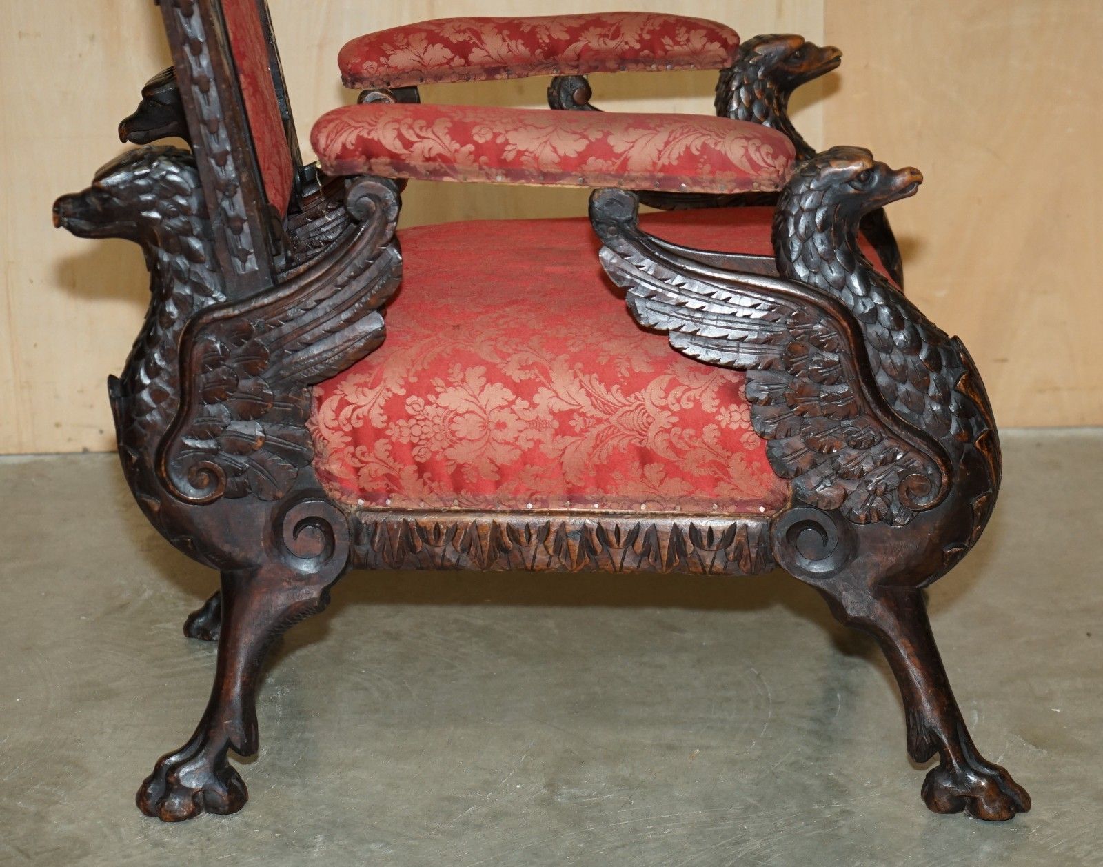 photo vinterior Hand Carved Antique French Empire Griffin Armorial Crest Coat Of Arms Armchair