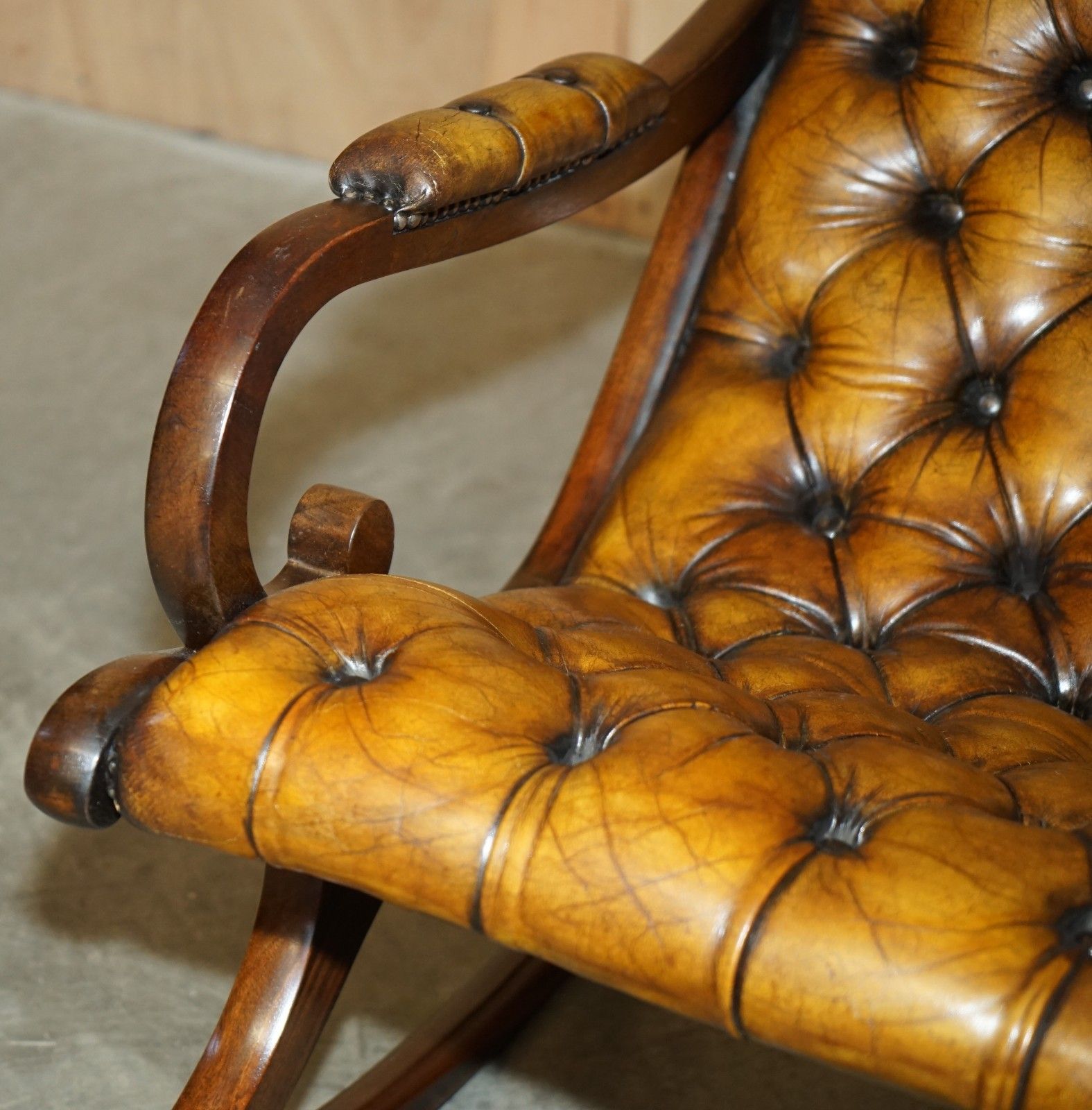 photo vinterior Vintage Fully Restored Hand Dyed Brown Leather Chesterfield Rocking Armchair