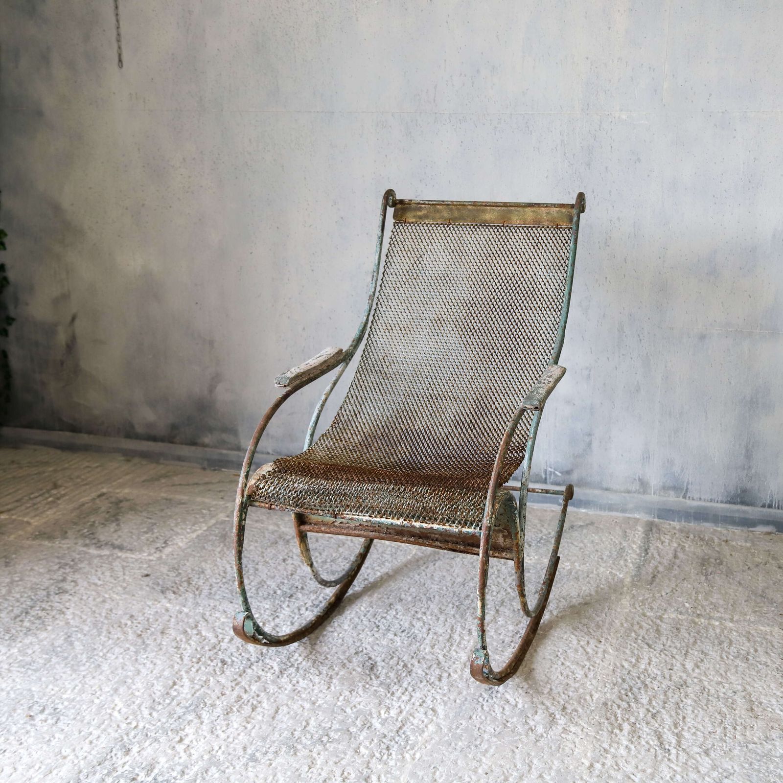 photo vinterior Rare French 19th Century Chain Link Rocking Chair With Time Worn Patina