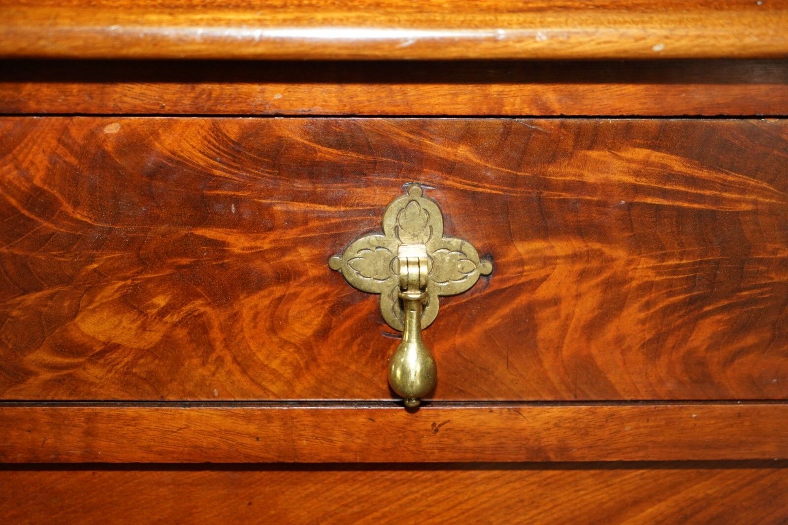 Exquisite Antique Victorian Flamed Mahogany Chest Of Drawers Porcelain Castors photo 3750.0