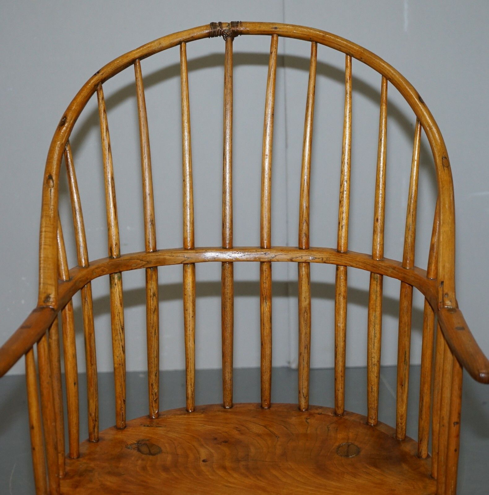 Stunning 18th Century Yew Wood Windsor Armchair Primate Design Stick Back photo vinterior