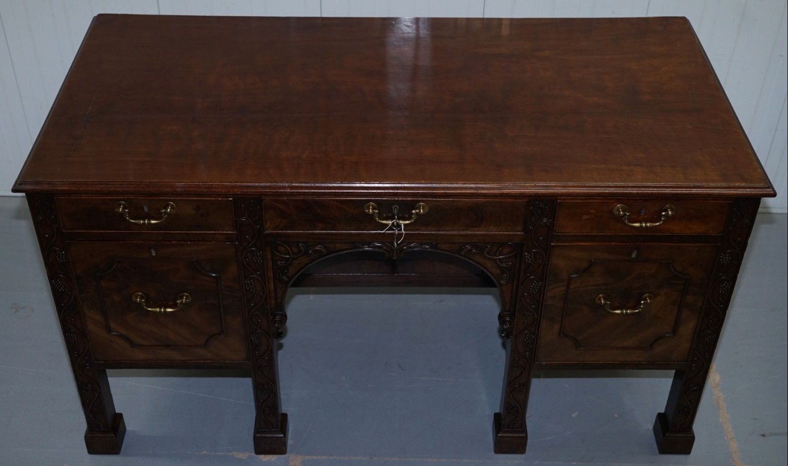 Viscountess Boyd's Ince Castle Rare George III Mahogany Sideboard Chippendale photo vinterior