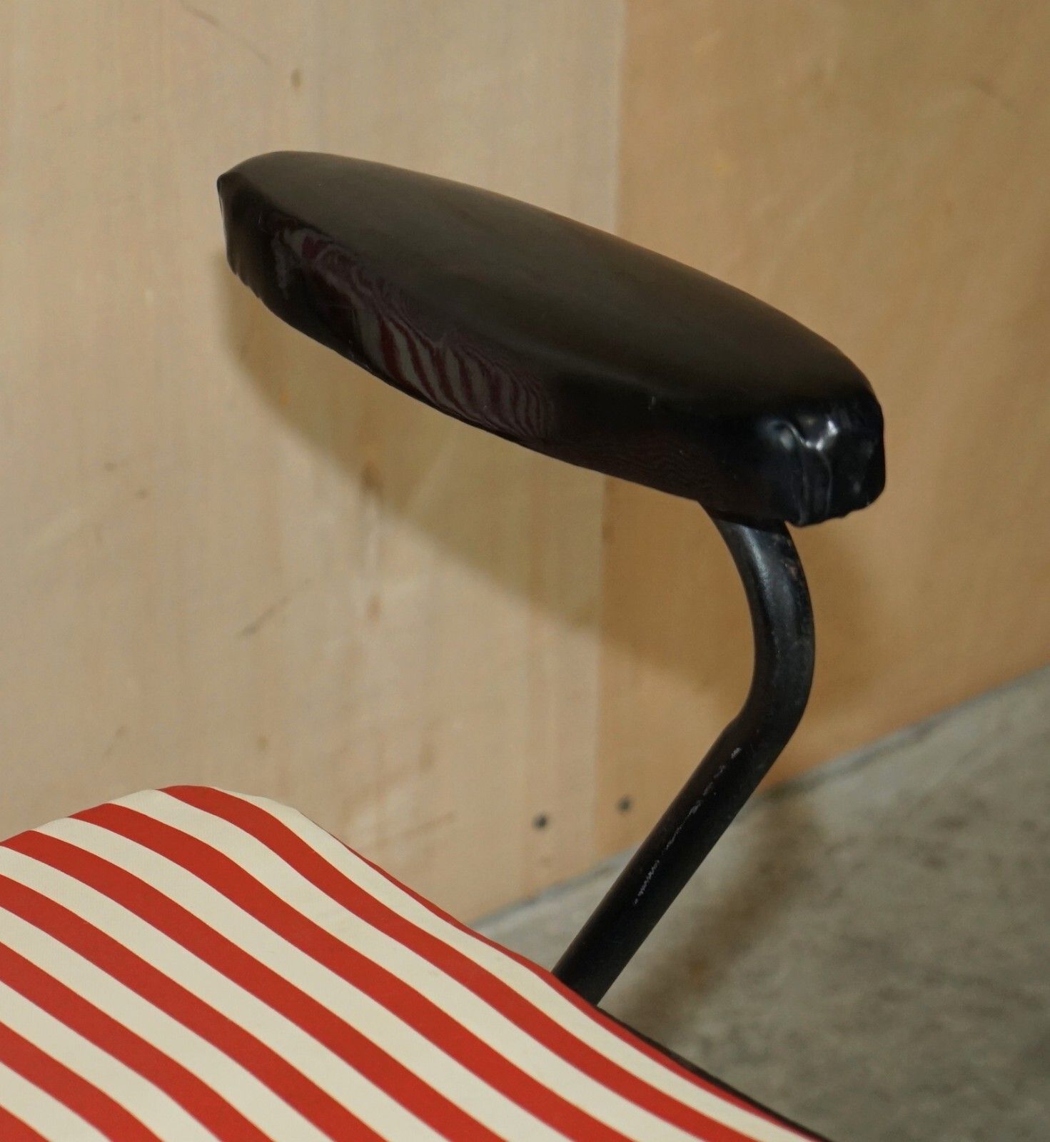 Rare Original Movie Prop 1950's American Salon Hairdresser Dinette Armchairs photo vintage