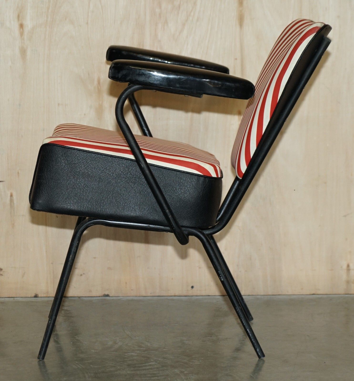 Furniture Rare Original Movie Prop 1950's American Salon Hairdresser Dinette Armchairs photo