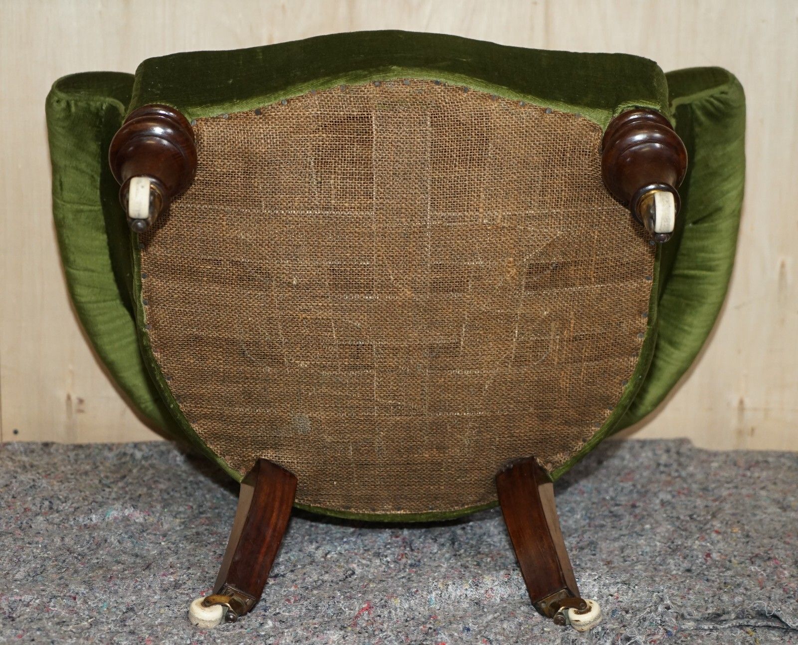 2950.0 Original Regency 1810 20 Chesterfield Walnut Framed Green Library Tub Armchair photo