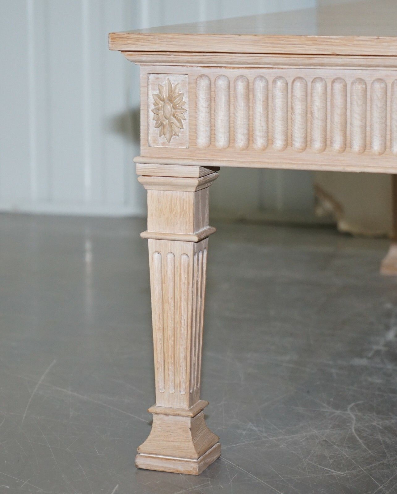 Very Large Limed Oak Coffee Of Cocktail Table 123.5cm Wide Carved Pillared Legs photo vintage