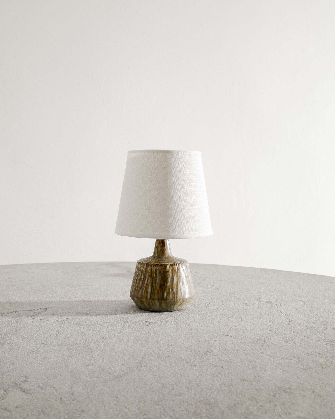 Vintage Swedish Mid Century Large "Rubus" Ceramic Table Lamp By Gunnar Nylund For Rörstrand Sweden, 1950s