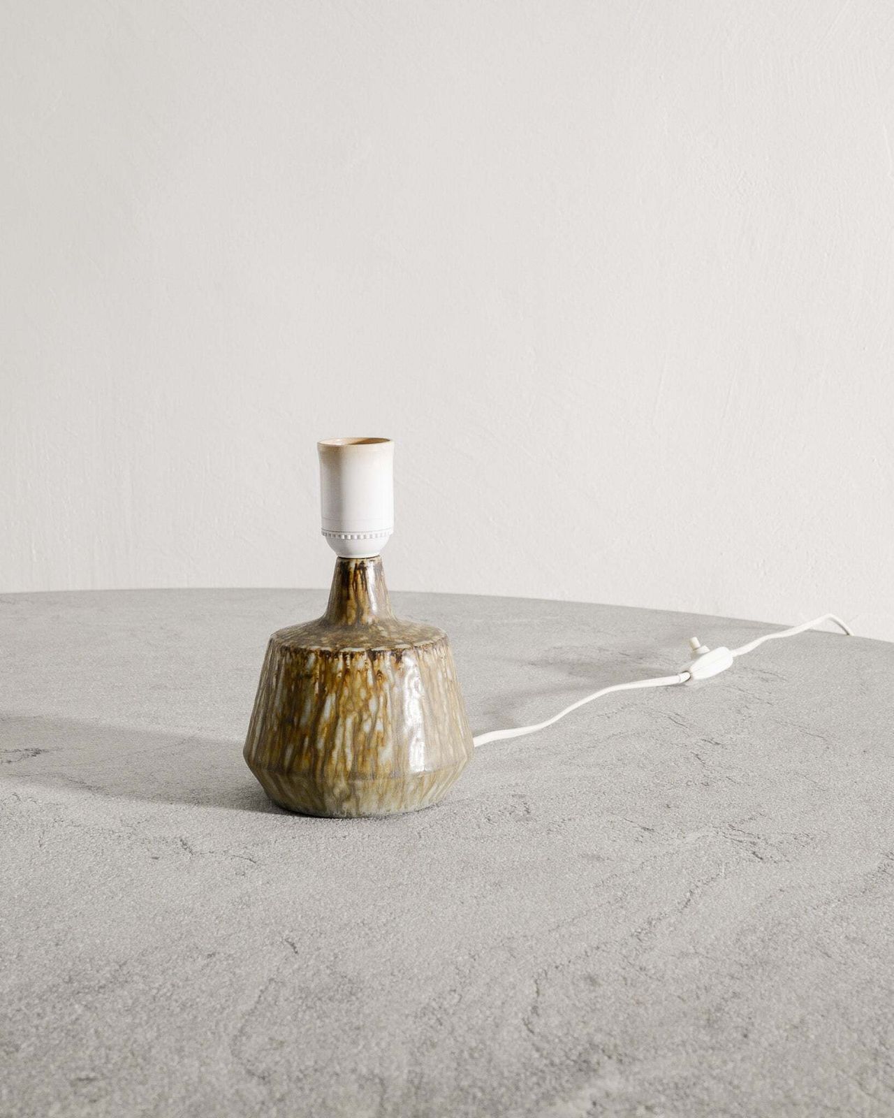 Vintage Swedish Mid Century Large "Rubus" Ceramic Table Lamp By Gunnar Nylund For Rörstrand Sweden, 1950s photo Lighting