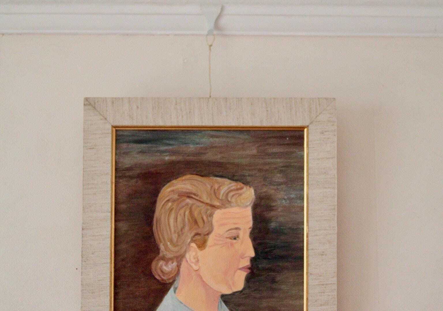 Original Vintage Oil On Canvas – "Portrait Of A Woman" Anu 97 – Framed, 42.5 X 35 Cm (16.7" X 13.8") photo for sale