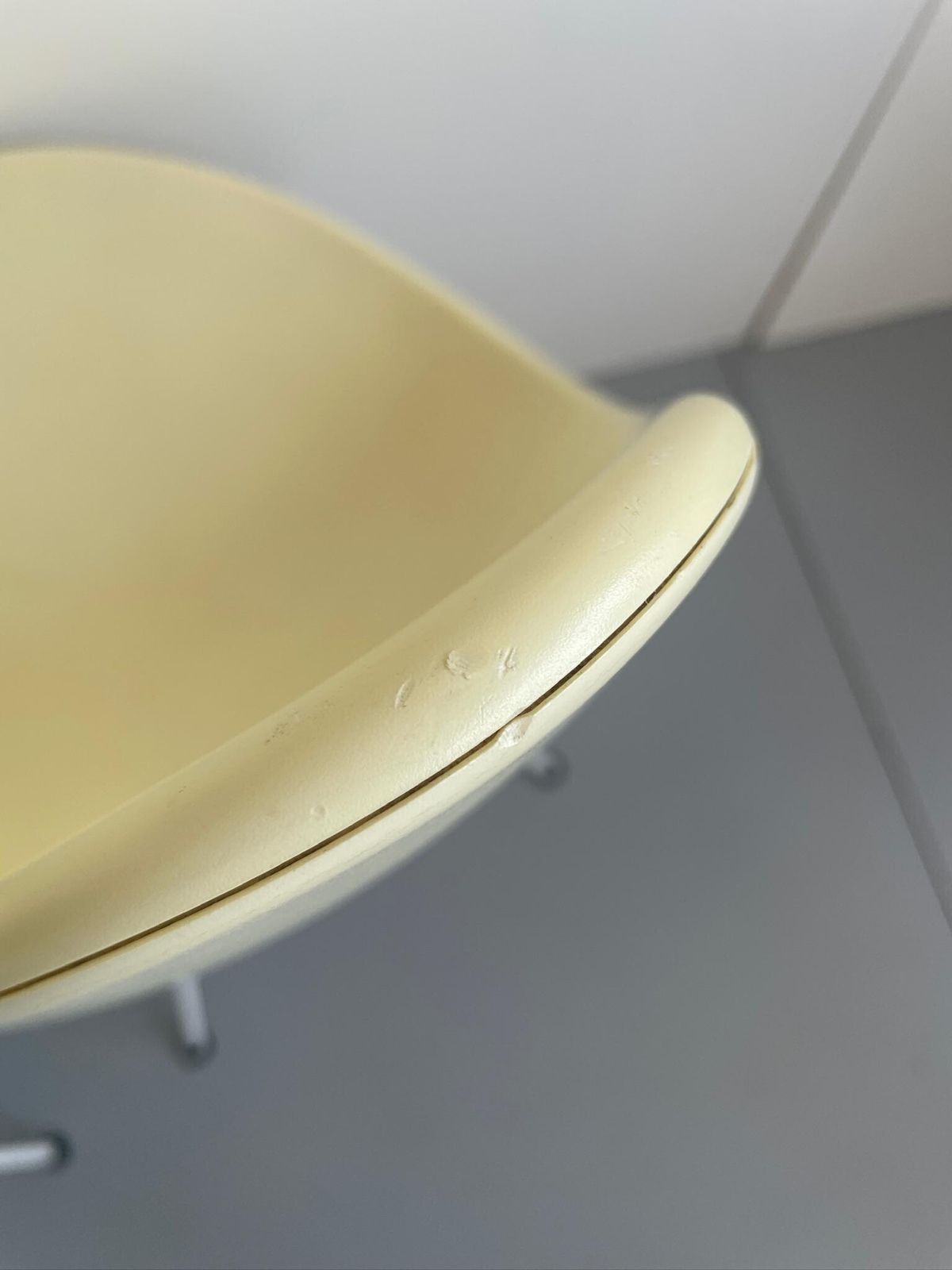 Pair Of Off White Cream Drop Arne Jacobsen Danish Dining Chairs By Fritz Hansenplastic photo vinterior