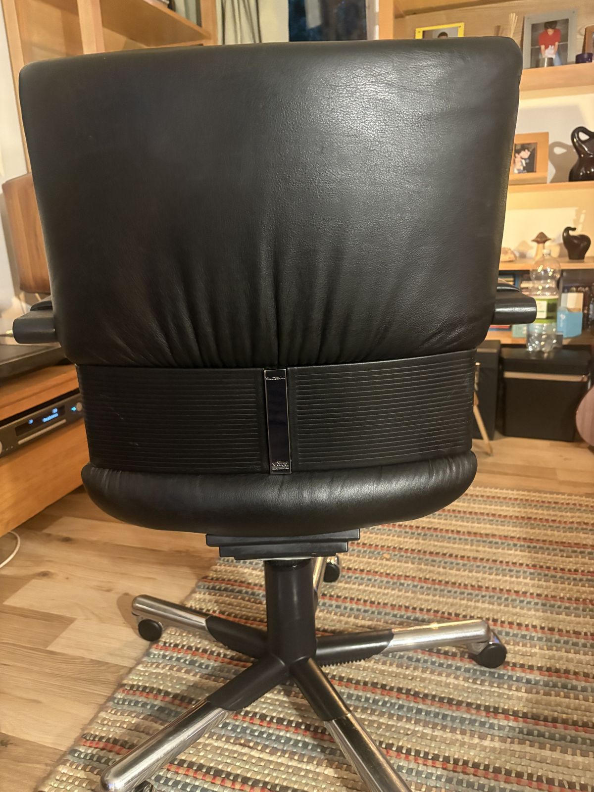 photo furniture Mario Bellini Vitra Figura Bescu Italian Leather Executive Office Chair