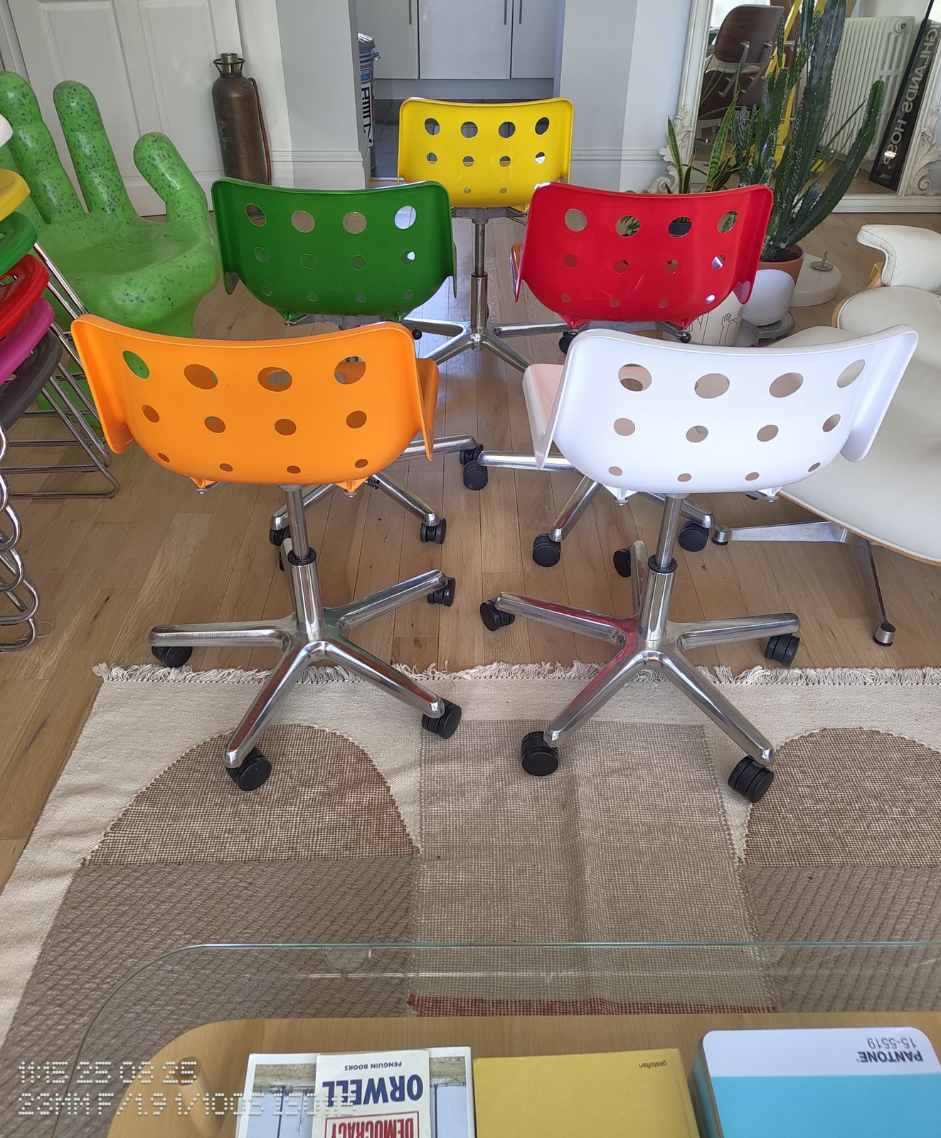 Robin Day Polo Office Chairs   6 In Various Colours photo vinterior