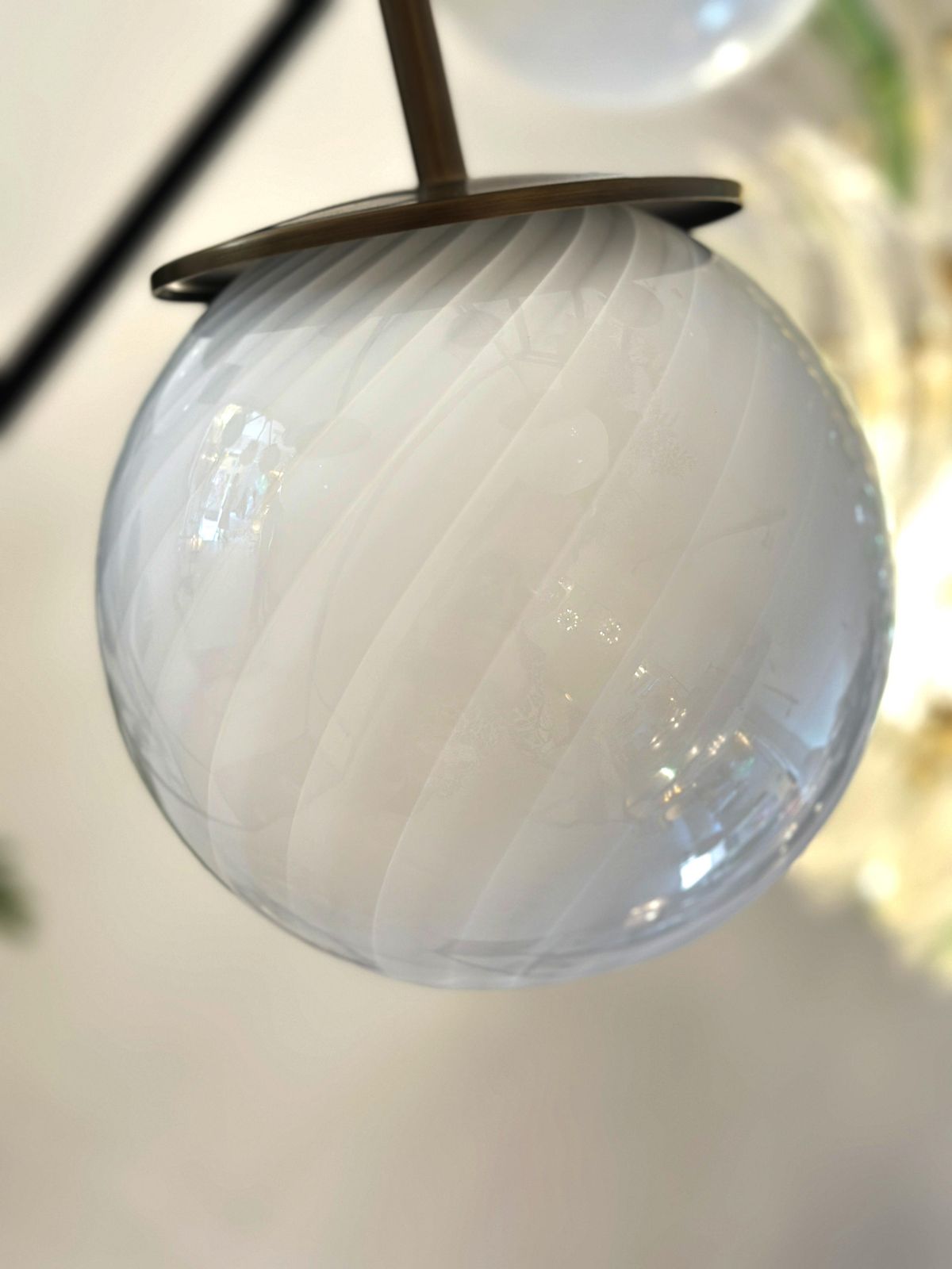 Italian Burnished Sputnik Chandelier In Milky White Swirl Style Murano Glass photo vinterior