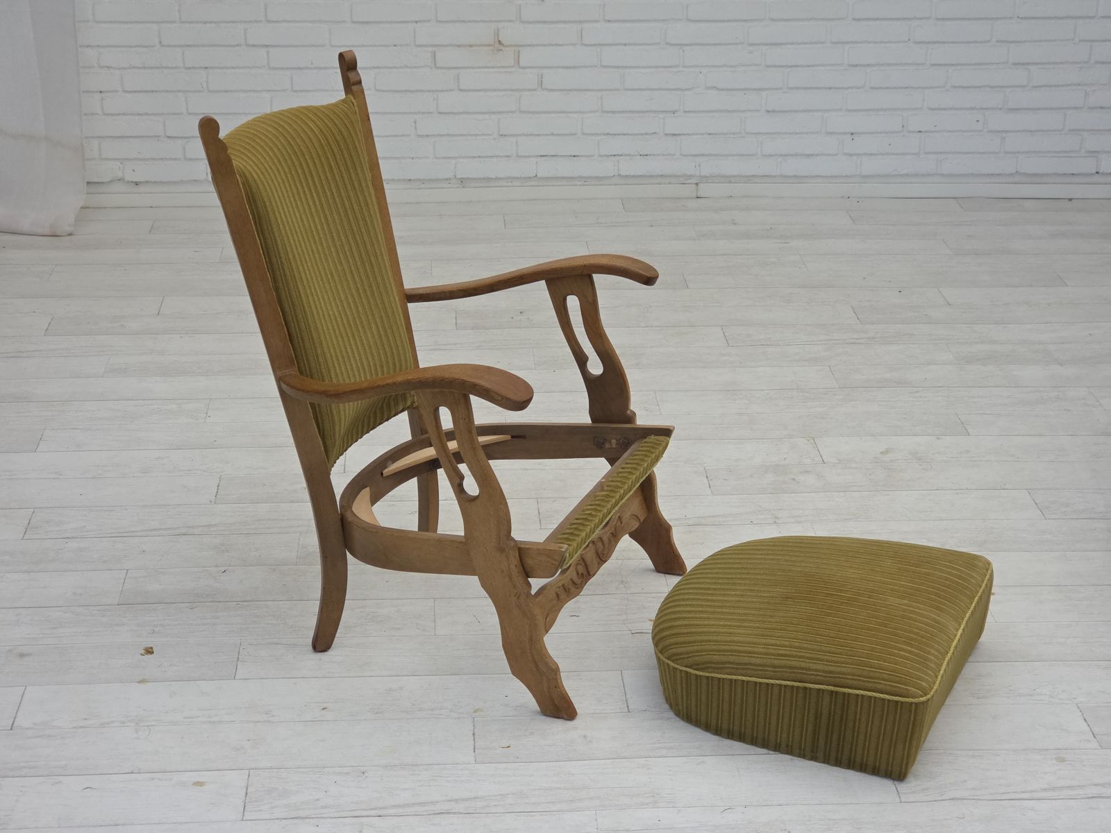 1970s, Scandinavian Armchair, Cotton/Wool Fabric, Solid Oak Wood, Original Condition. photo buy