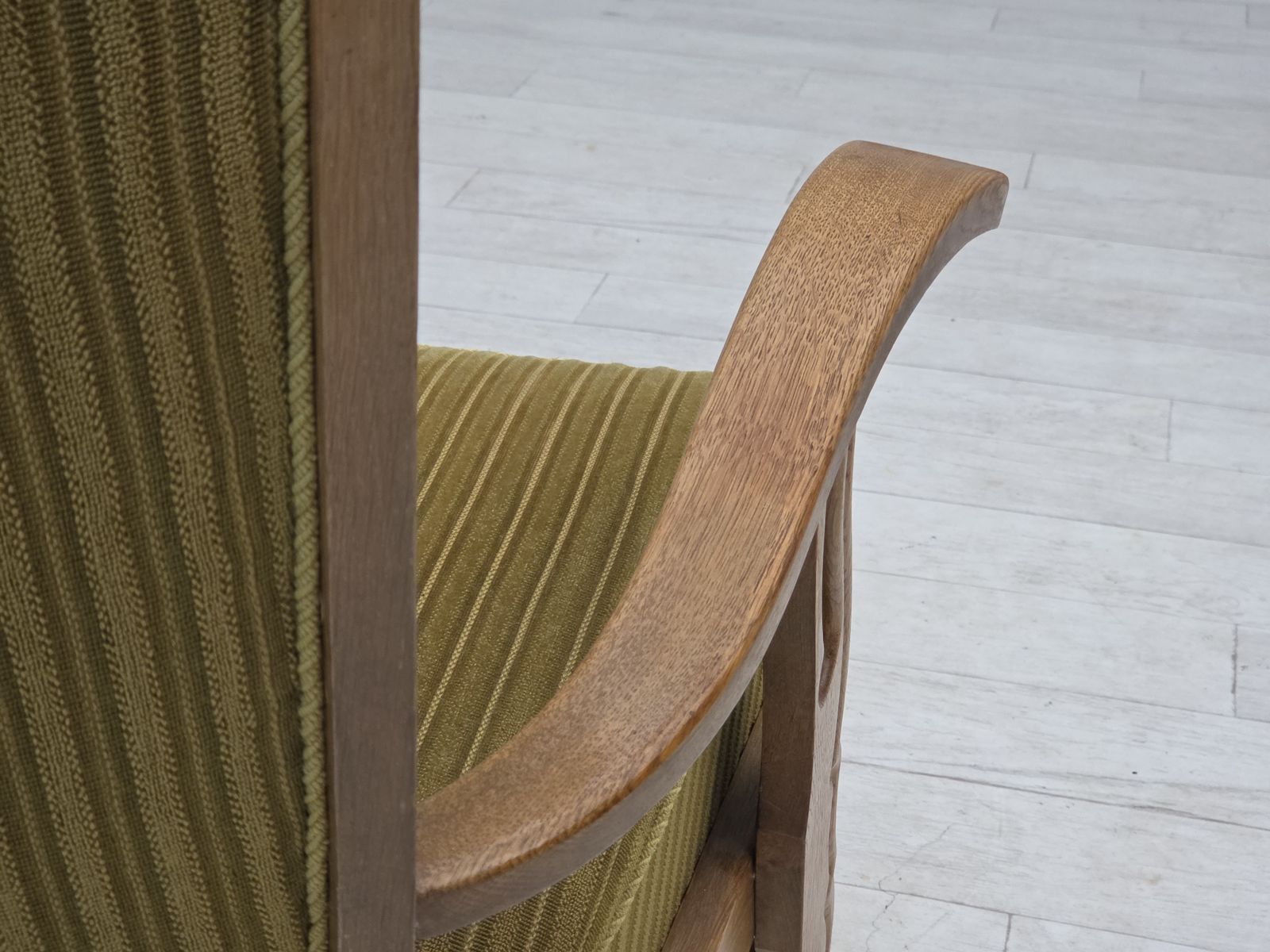 photo furniture 1970s, Scandinavian Armchair, Cotton/Wool Fabric, Solid Oak Wood, Original Condition.