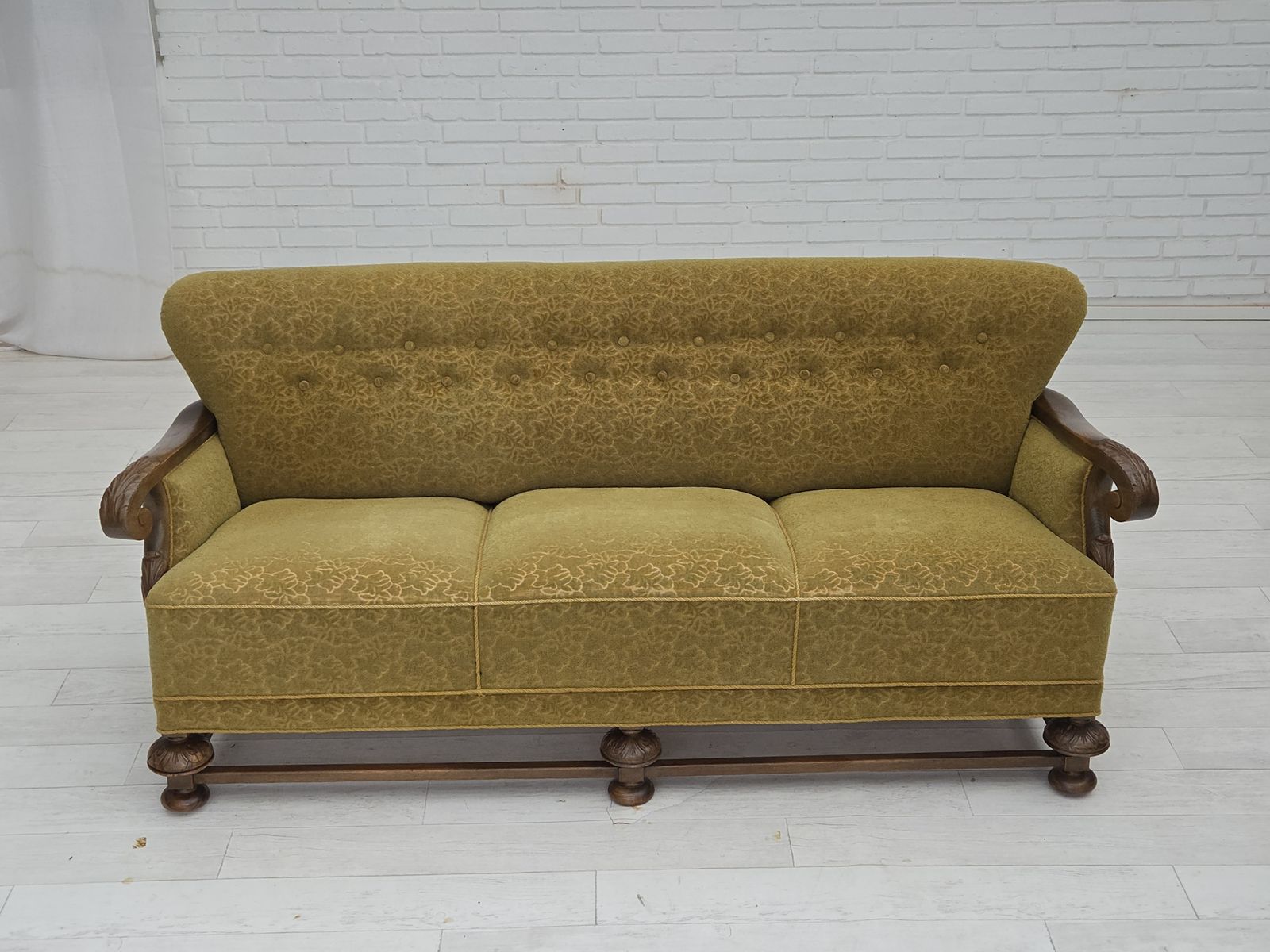 photo vinterior 1960s, 3 Seater Danish Sofa, Green Cotton/Wool Furniture Fabric, Solid Oak Wood.