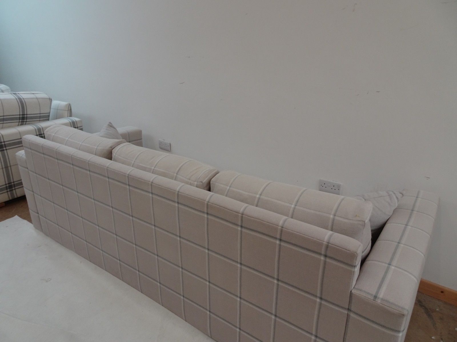 George Smith Large Square Arm Sofa In Soft Grey Check In Good Condition photo buy