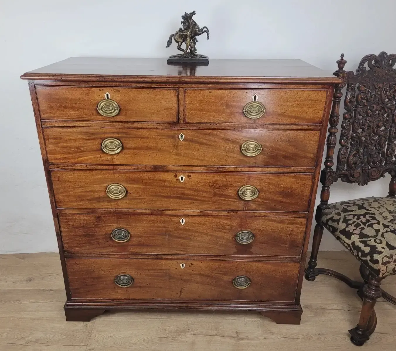 Waring & Gillow Chest Of Drawers 2 Over 4 English Regency