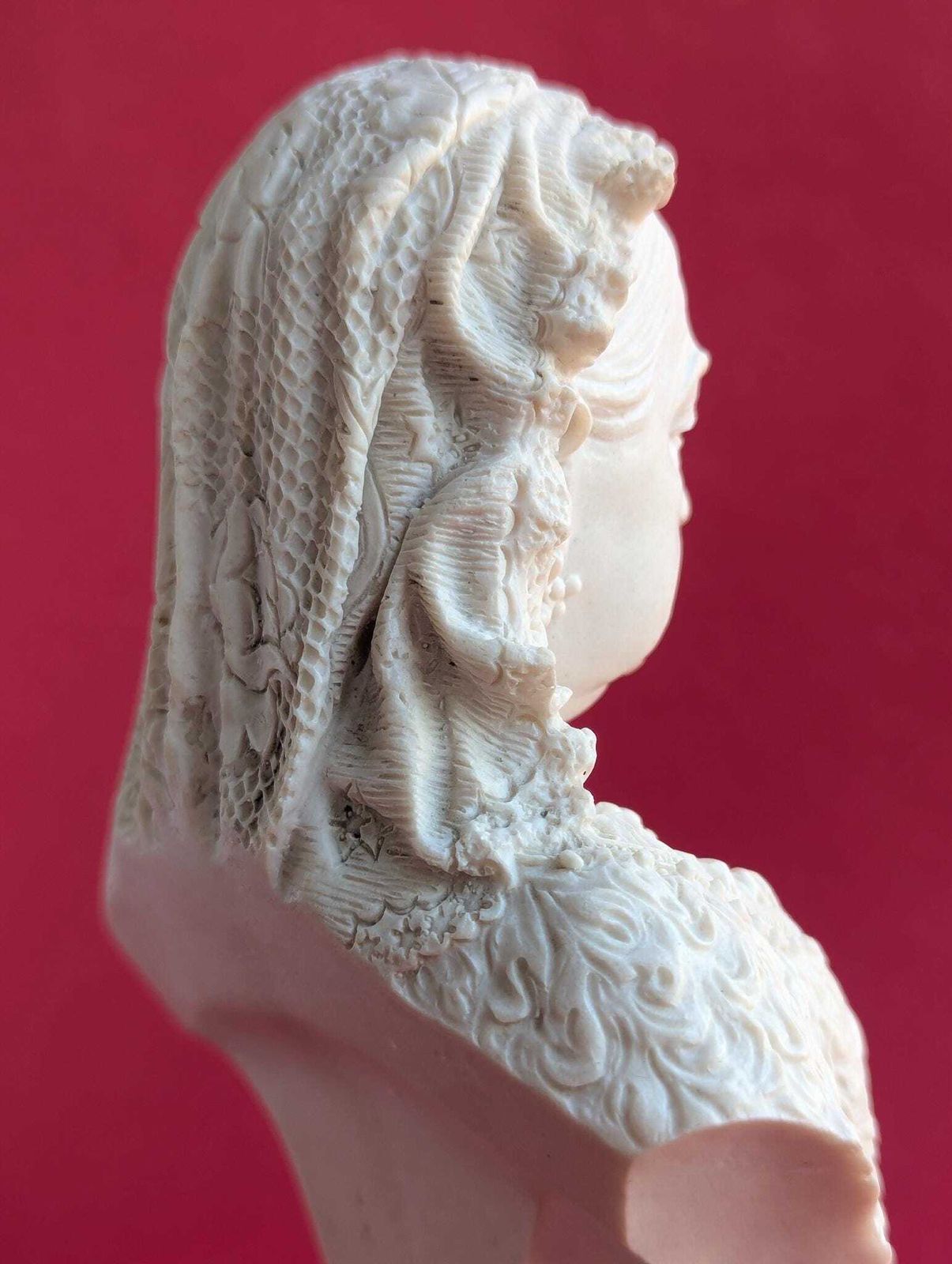 Commemorative Parian Bust Of Queen Victoria, Gorgeous Antique Sculpture photo 180.0