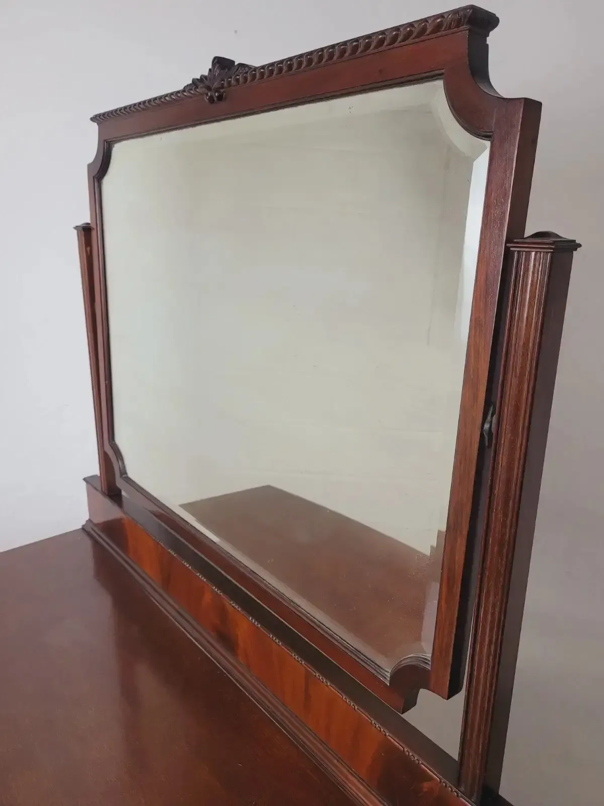 Vintage Dresser Vanity Bow Front Ball And Claw Footed 1960s photo 550.0