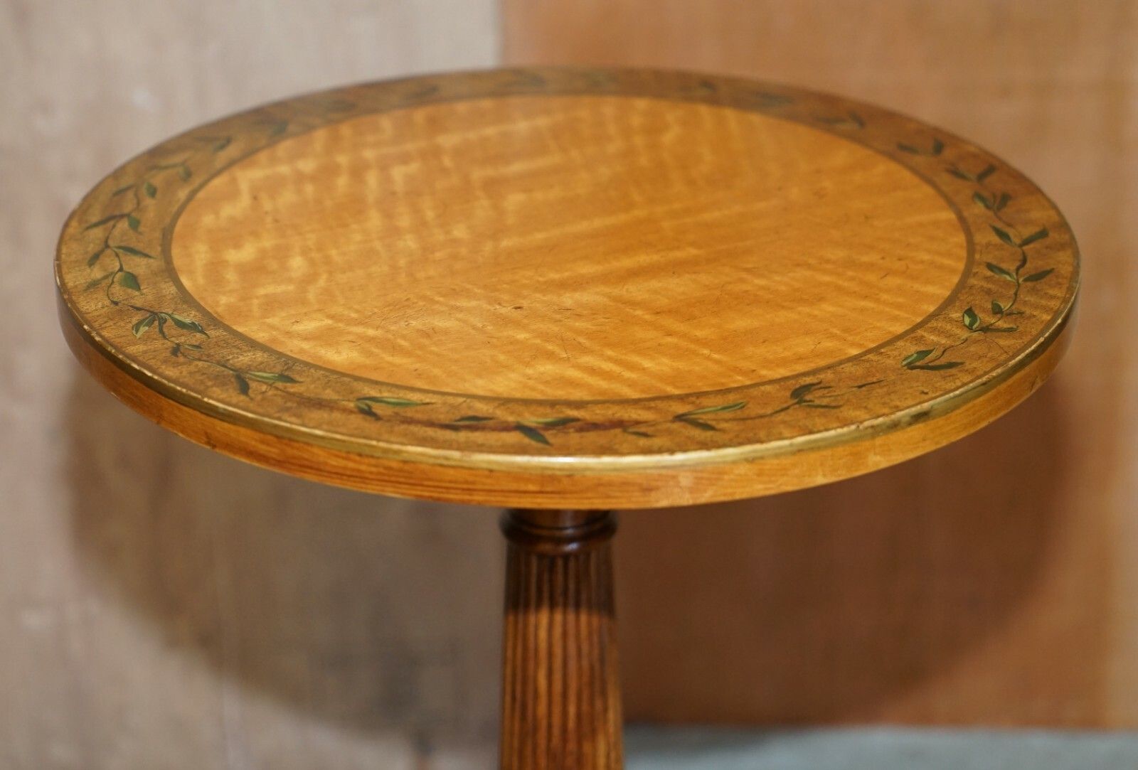 photo furniture Pair Of Antique Victorian Sheraton Claw & Ball Satinwood Tripod Side End Tables