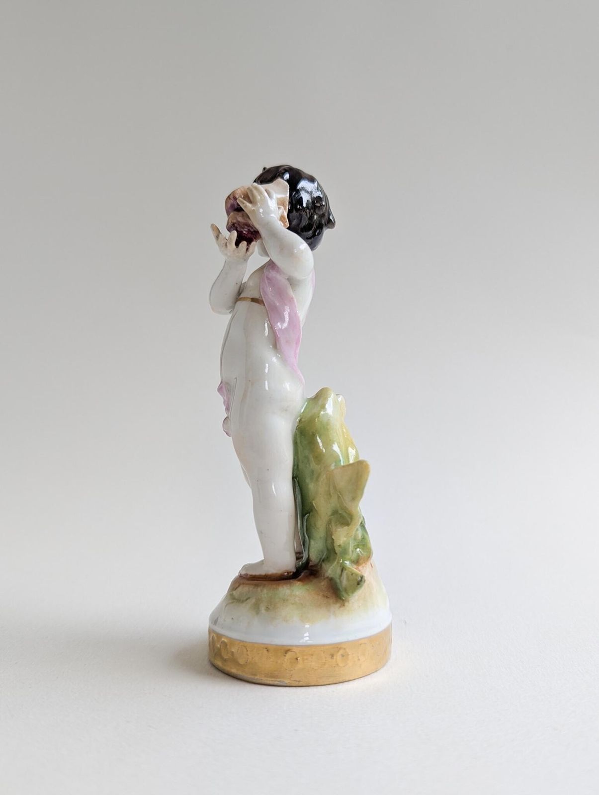 Antique Volkstedt Porcelain Figure Of Cherub With Seashell, Highly Collectable German Putti Figurine photo vinterior