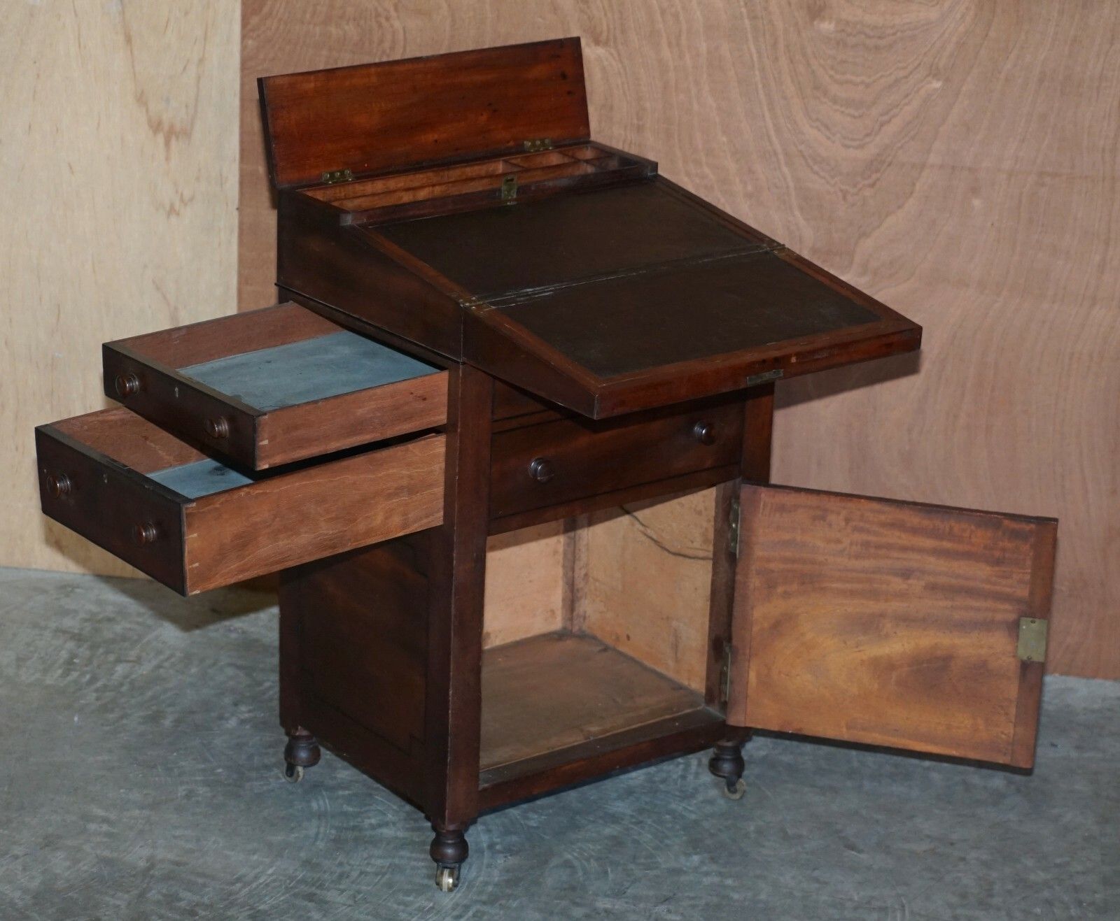 photo furniture Rare Fine Antique Early Victorian Military Campaign Writing Slope Davenport Desk