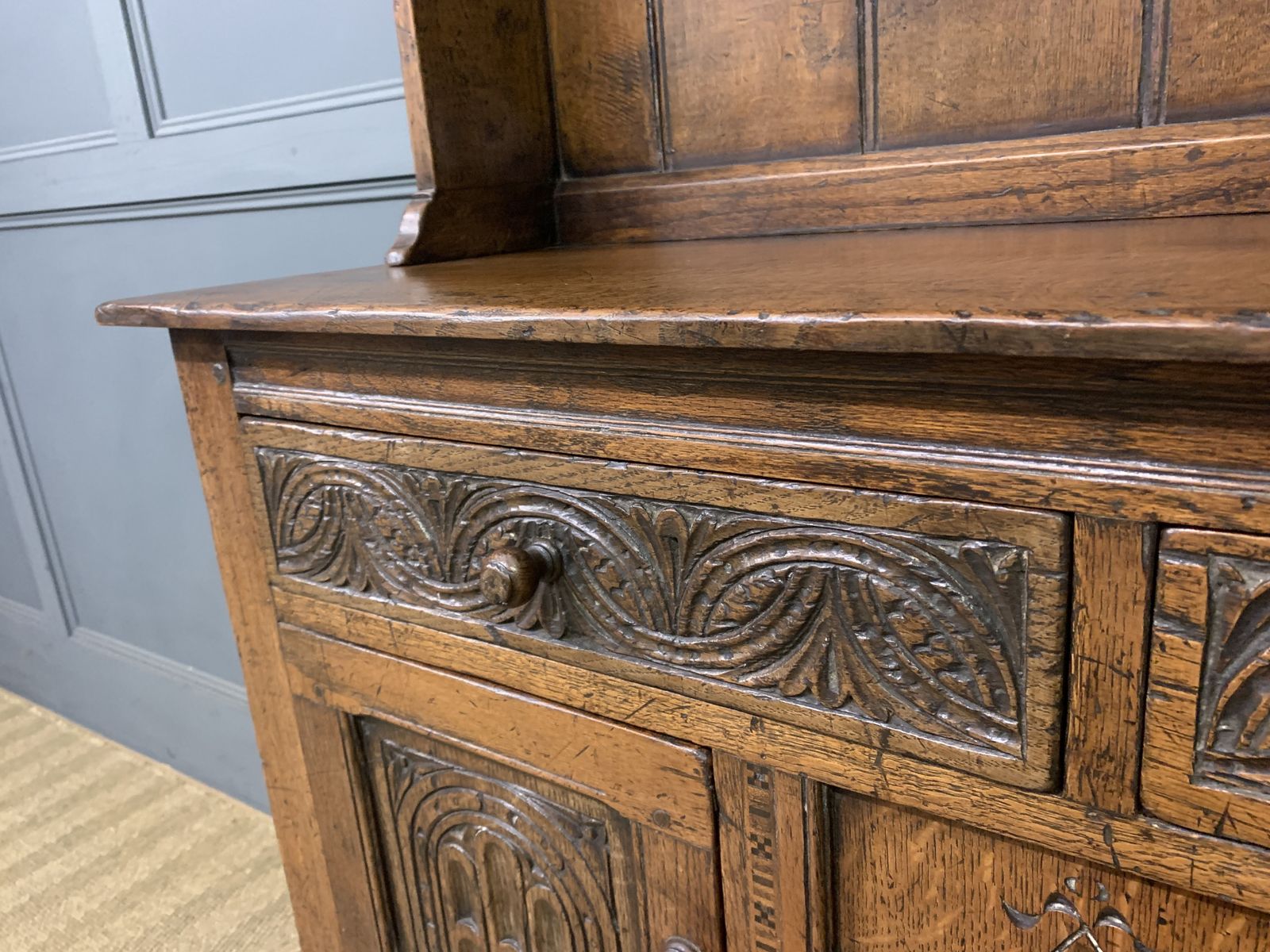 photo vinterior Ipswich Oak Dresser, 1910s, Antique
