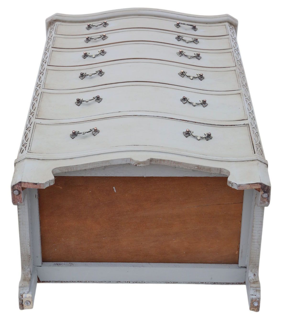Vintage Georgian Revival Painted Serpentine Chest Of Drawers – Mid 20th Century Quality Furniture photo vintage
