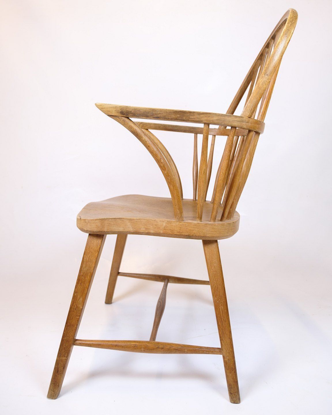 Antique Armchair   Windsor   Patinated Oak   1920s photo 765.0