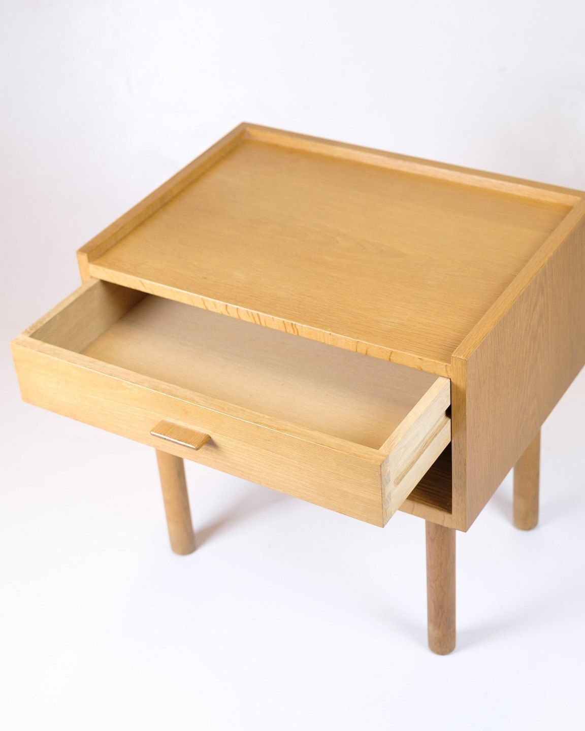Bedside Table / Nightstand   Hans J. Wegner   Ry Furniture Factory   Oak   1960 photo Furniture