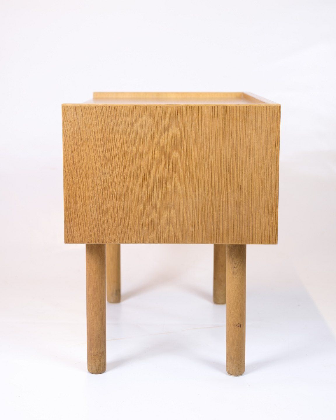 Bedside Table / Nightstand   Hans J. Wegner   Ry Furniture Factory   Oak   1960 photo vinterior