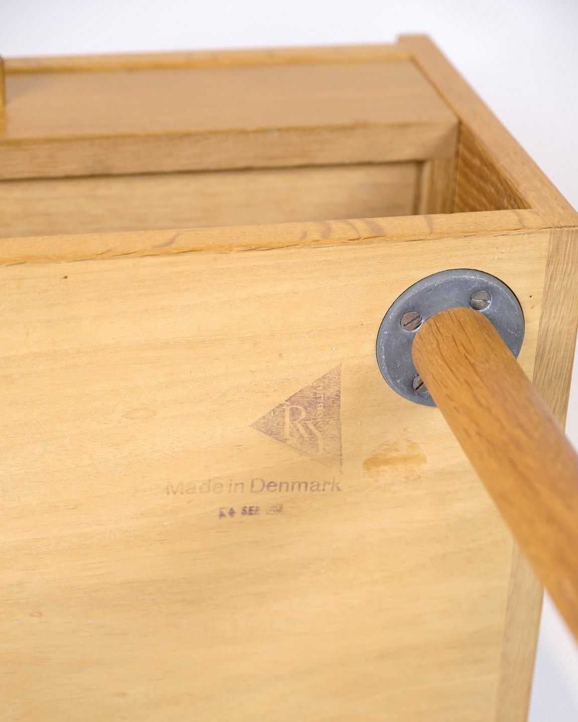photo furniture Bedside Table / Nightstand   Hans J. Wegner   Ry Furniture Factory   Oak   1960