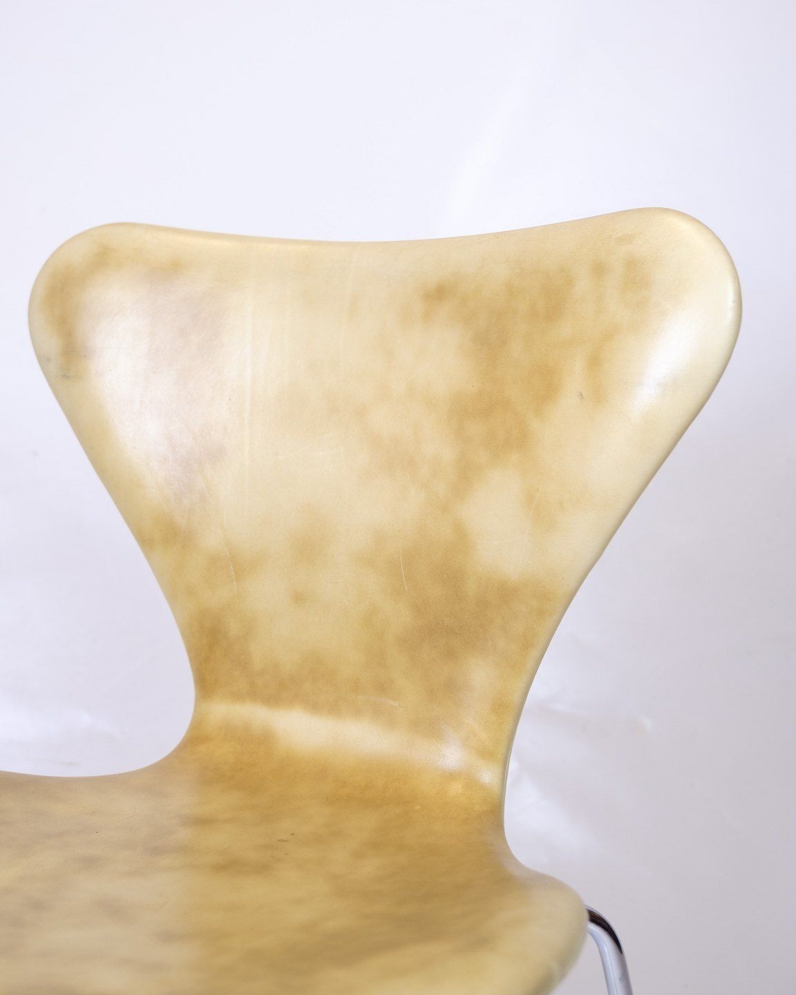 Set Of Eight Seven Chairs   Model 3107   Seven Chair   Natural Leather   Arne Jacobsen   Fritz Hansen photo Furniture
